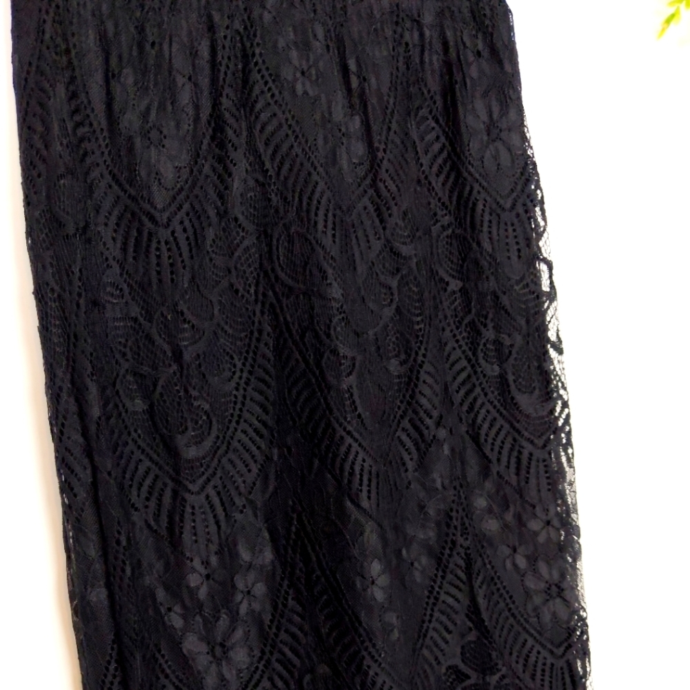 🆕🌿REVERSIBLE KNIT/LACE SKIRT🌿 - Picture 4 of 9